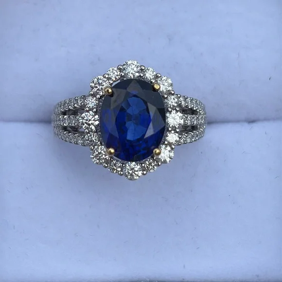 18kt White Gold 4.7 TCW Lab Grown Sapphire and Natural Diamond Ring Size 6.5 - Picture 12 of 12